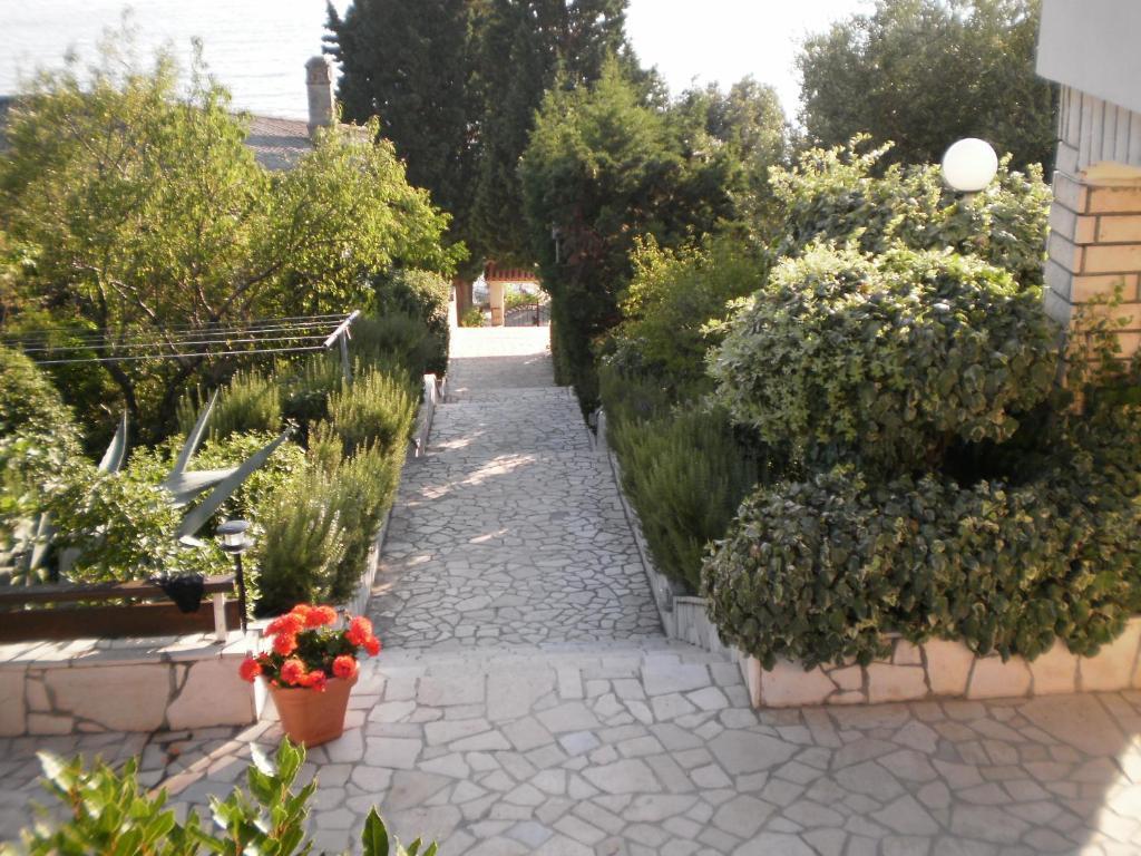 Apartments Pinezic Martinšćica 客房 照片