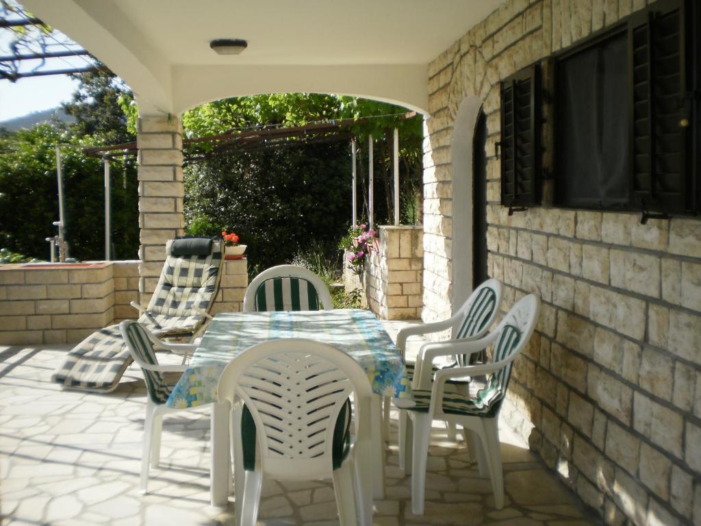 Apartments Pinezic Martinšćica 客房 照片