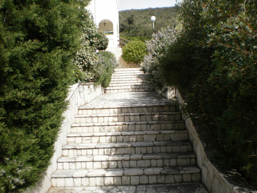 Apartments Pinezic Martinšćica 外观 照片